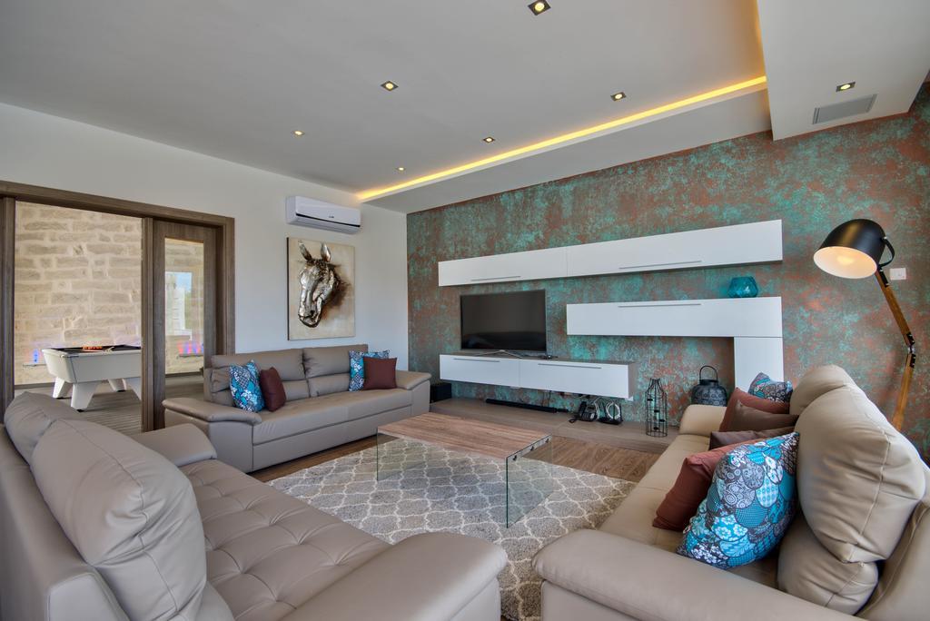 Villa Gaia - Sunset Views, Indoor Heated Pool, Sauna And Games Room Mellieħa Exteriér fotografie
