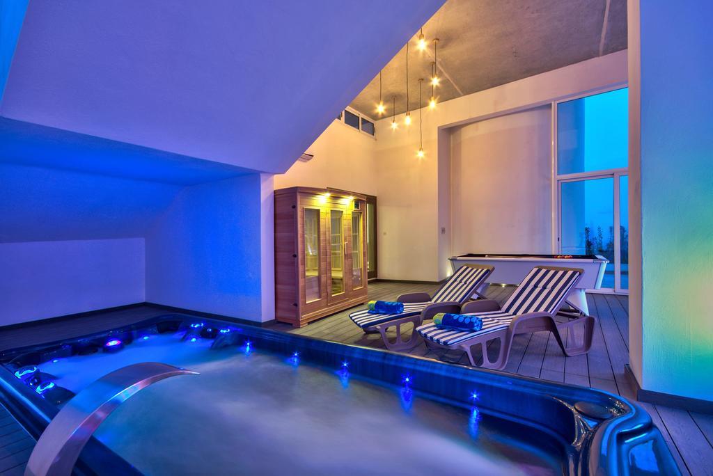 Villa Gaia - Sunset Views, Indoor Heated Pool, Sauna And Games Room Mellieħa Exteriér fotografie
